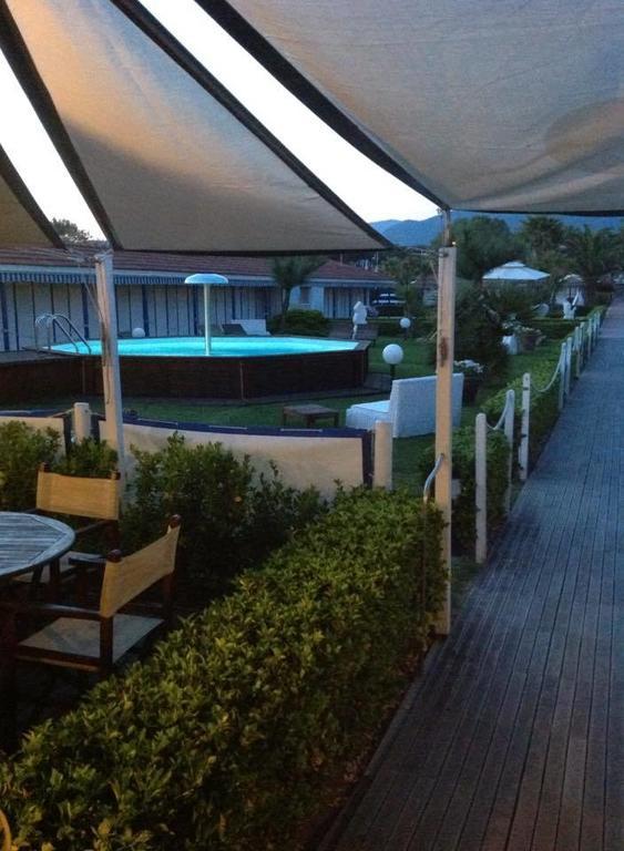 Bed & Breakfast Venezia Marina Di Carrara Exterior foto