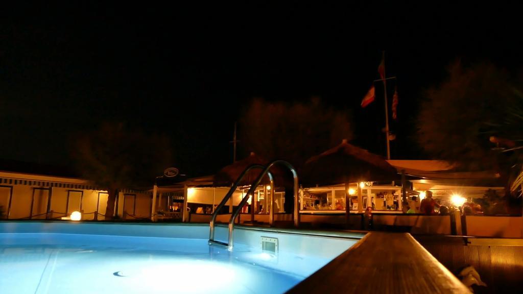 Bed & Breakfast Venezia Marina Di Carrara Exterior foto