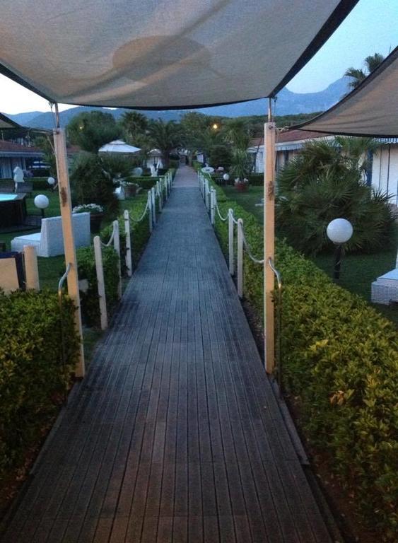 Bed & Breakfast Venezia Marina Di Carrara Exterior foto