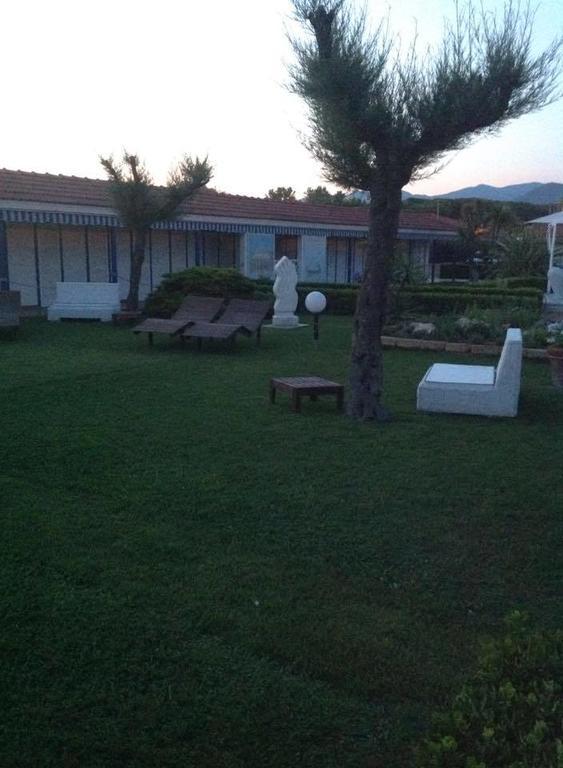Bed & Breakfast Venezia Marina Di Carrara Exterior foto