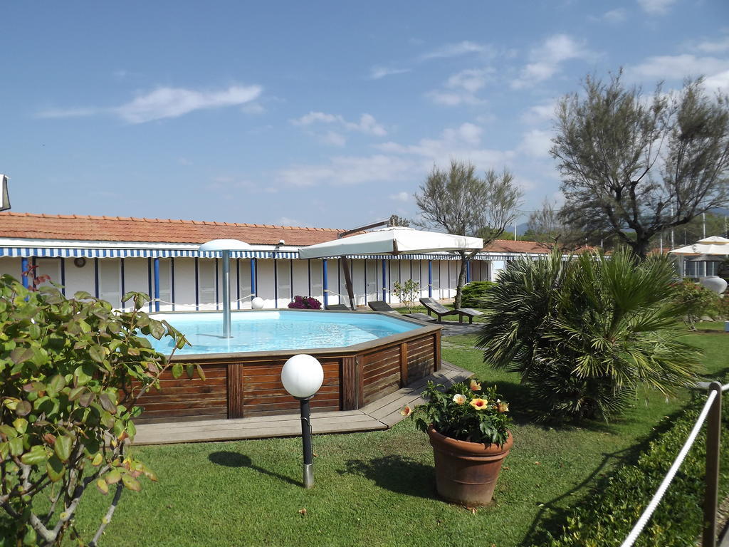 Bed & Breakfast Venezia Marina Di Carrara Exterior foto